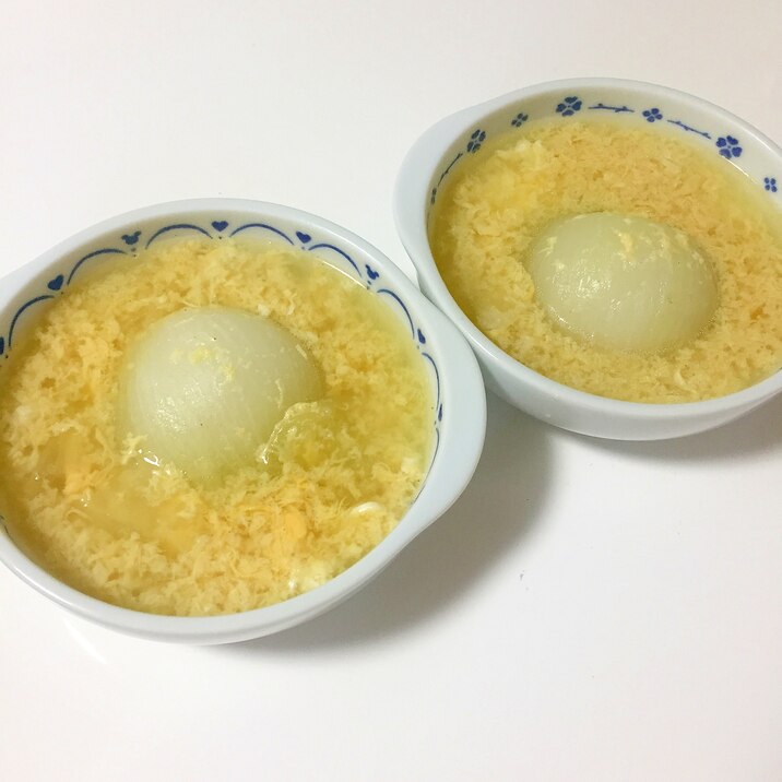 絶品 電子レンジで作る 新玉ねぎ丸ごとたまごスープ